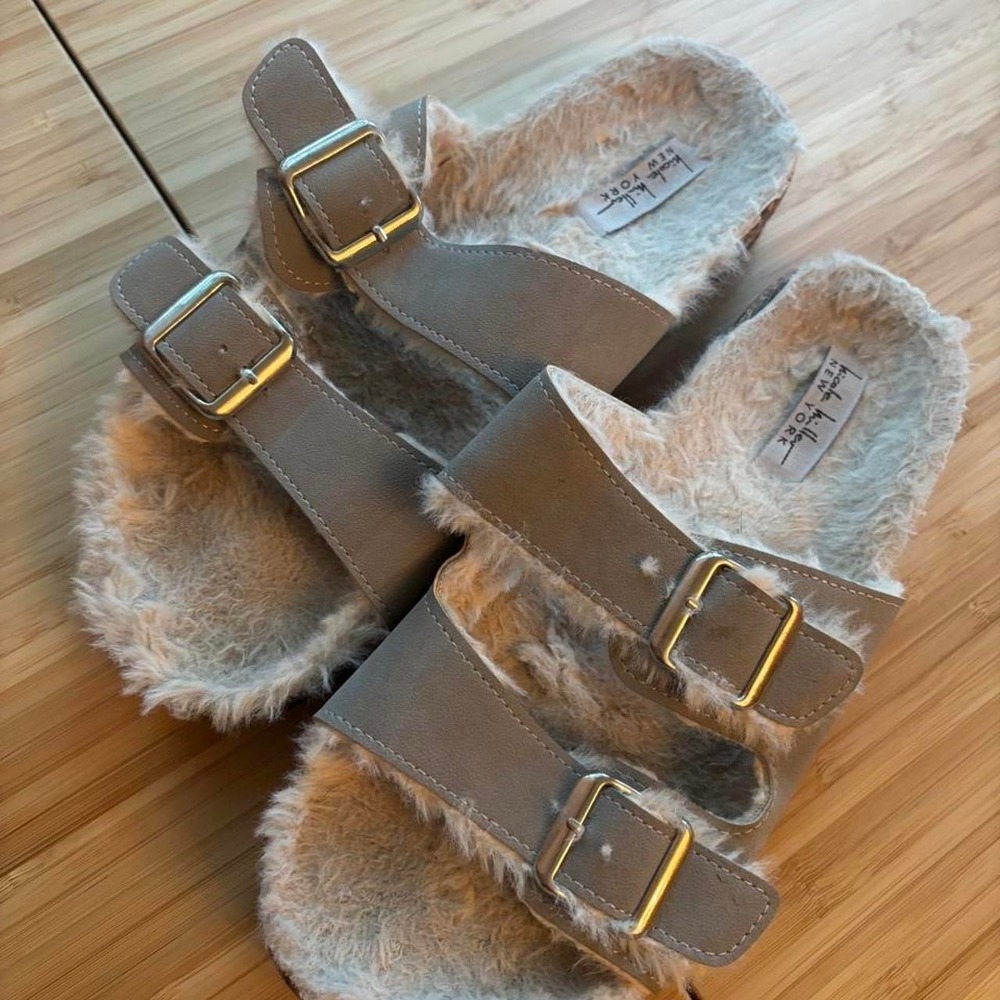 Nicole Miller New York Bettina Faux Fur Slide Sandals Taupe Grey Buckle 9